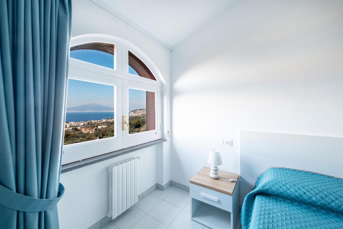 Vakantiehuis Sorrentovibes - Sea View Rooftop With Jacuzzi & Garden *